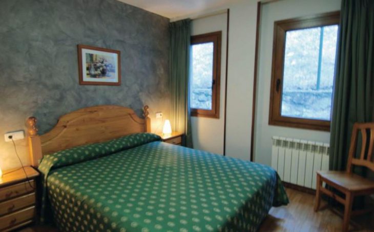Sant Roma Apartments, Arinsal, Double Bedroom